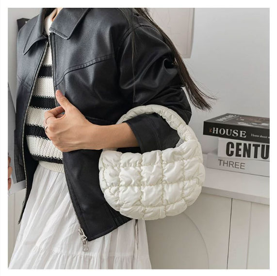 小众质感包包女2024新款夏天百搭链条单肩斜挎包高级感褶皱云朵包